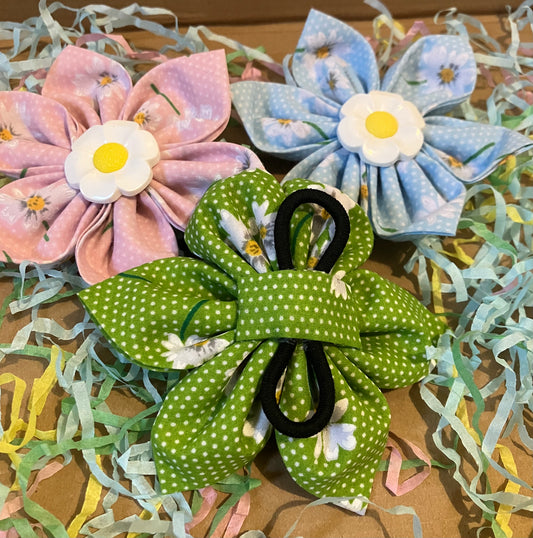 Flower collar accessory